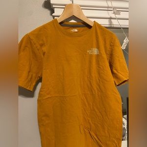 North face t shirt never like new!!